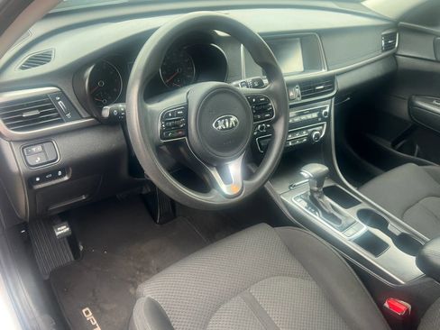 Used 2018 Kia Optima LX w/ 17" Alloy Wheels Package FWD image 14
