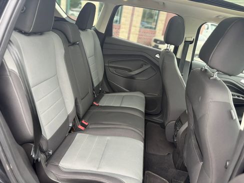 Used 2016 Ford Escape SE w/ Equipment Group 201A AWD/4WD image 12