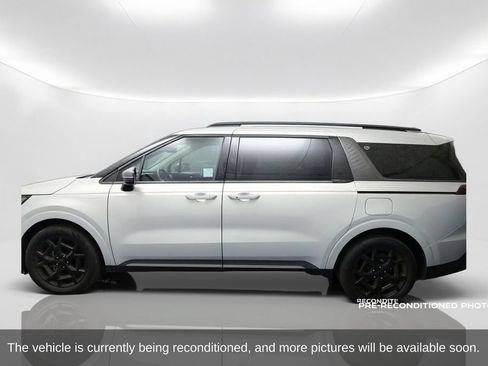 Used 2025 Kia Carnival SX Prestige FWD image 9