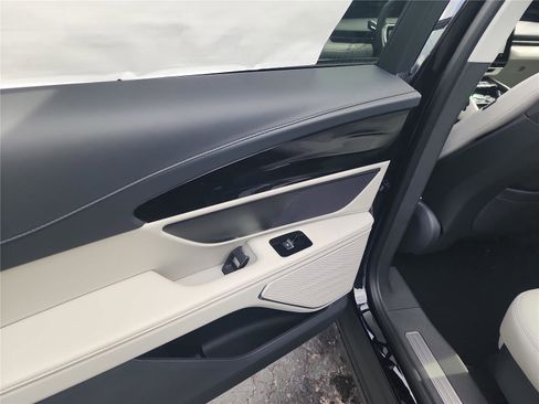 New 2026 Lincoln Nautilus Premier image 16