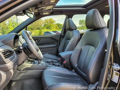 Used 2025 Subaru Forester Limited AWD/4WD image 8