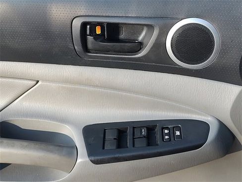 Used 2012 Toyota Tacoma PreRunner w/ SR5 Pkg image 27