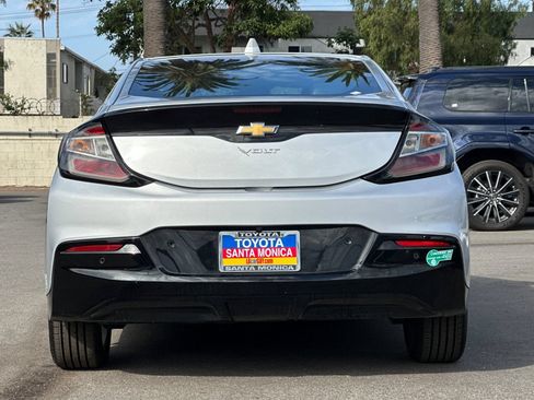 Used 2017 Chevrolet Volt Premier FWD image 5