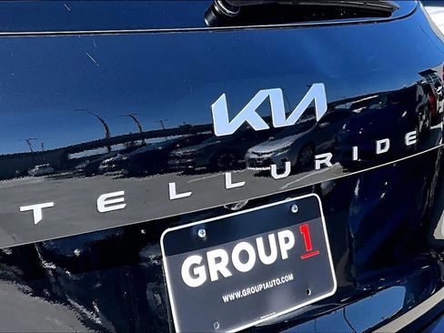 Used 2025 Kia Telluride S FWD image 29