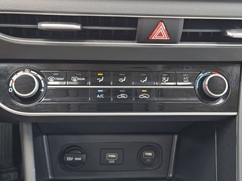Used 2023 Hyundai Sonata SE FWD image 14