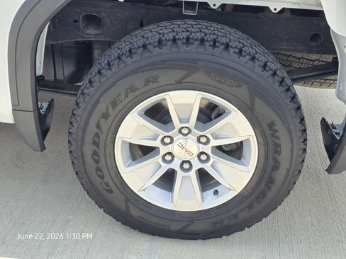 Used 2023 GMC Sierra 1500 Pro w/ Pro Value Package AWD/4WD image 10