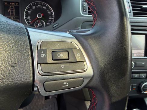 Used 2014 Volkswagen Jetta GLI Autobahn FWD image 32