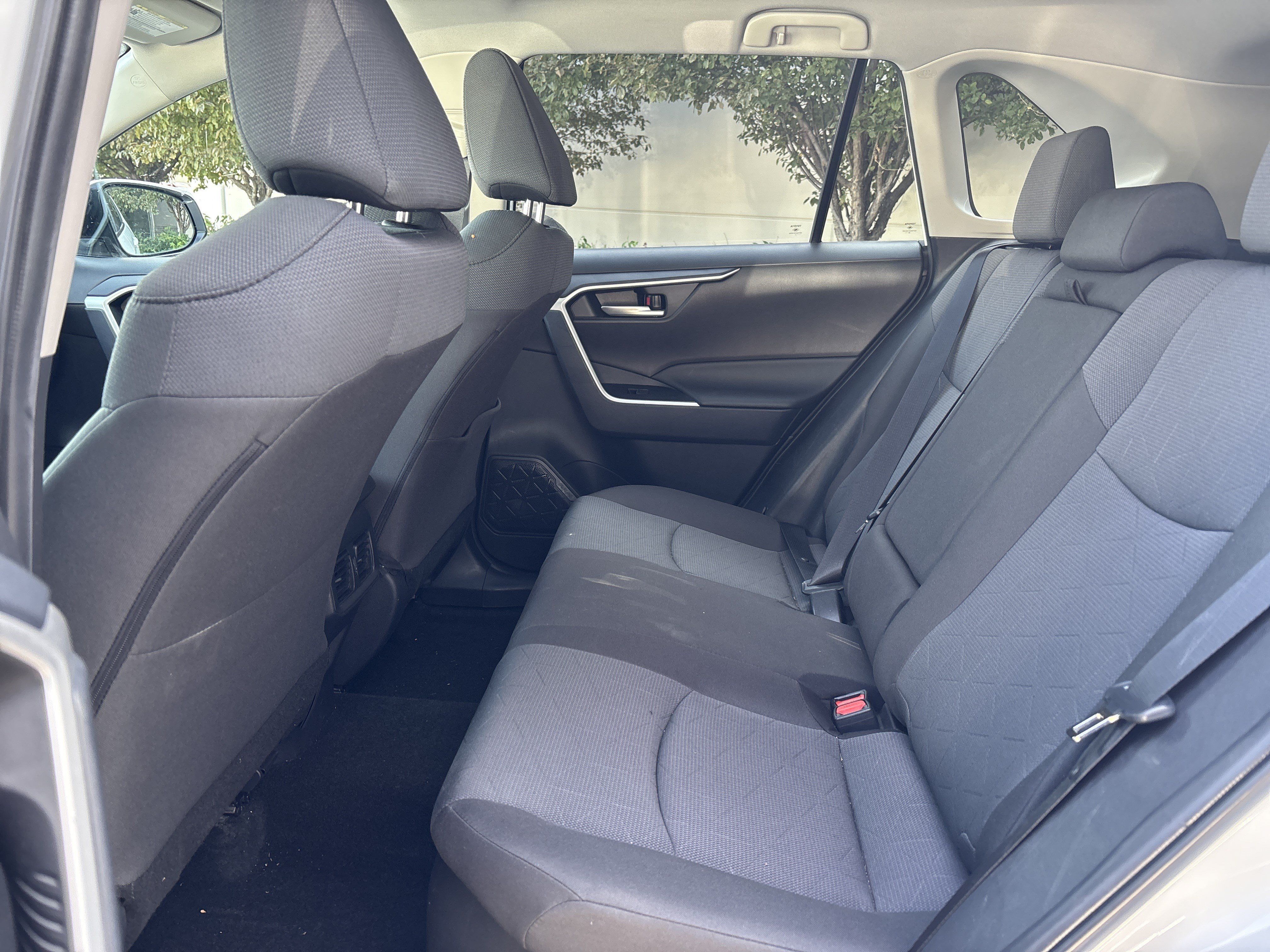 Used 2025 Toyota RAV4 XLE AWD/4WD image 30