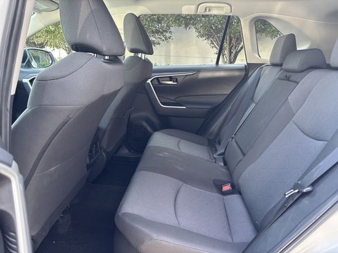 Used 2025 Toyota RAV4 XLE AWD/4WD image 30