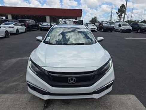 Used 2019 Honda Civic Touring image 2