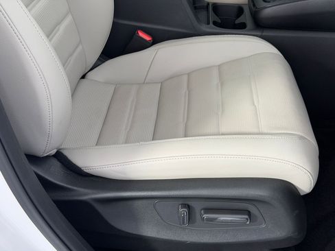 Used 2025 Honda CR-V EX-L image 33