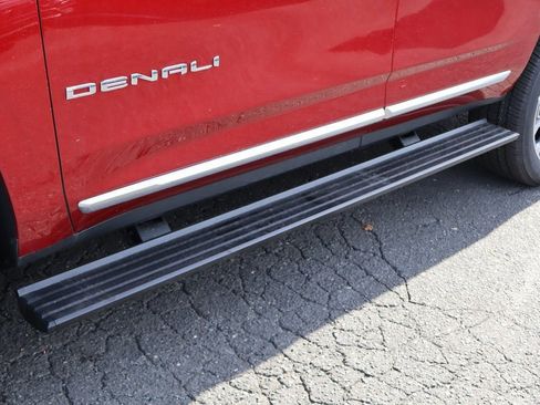 New 2026 GMC Yukon Denali w/ Denali Reserve Package image 8