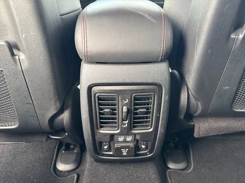 Used 2024 Dodge Durango GT image 12