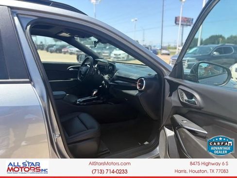 Used 2024 Chevrolet Trax RS w/ Sunroof Package FWD image 10
