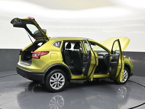 Used 2021 Nissan Rogue Sport SV image 32