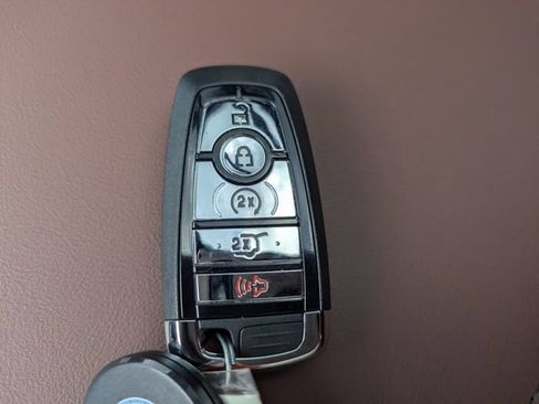 Used 2026 Lincoln Aviator Reserve w/ Luxury Package RWD image 32