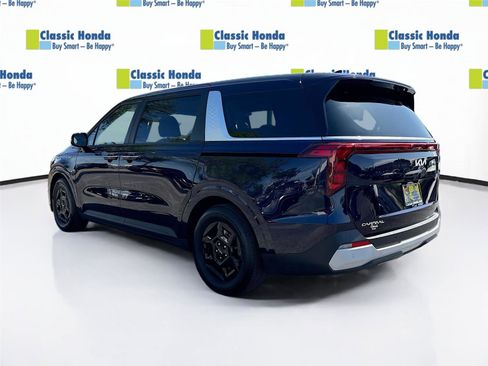 Used 2025 Kia Carnival FWD image 5