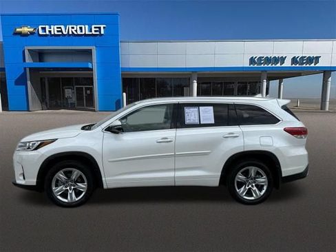 Used 2017 Toyota Highlander Limited AWD/4WD image 38