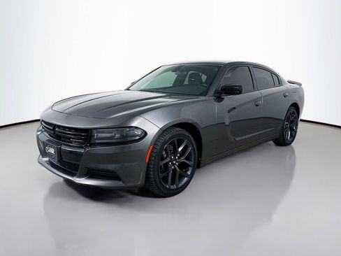 Used 2019 Dodge Charger SXT w/ Blacktop Package image 3