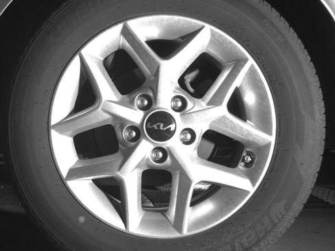 Used 2025 Kia Soul LX w/ LX Technology Package FWD image 14