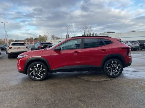 New 2026 Chevrolet Trax RS image 4