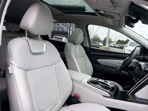 Used 2024 Hyundai Tucson Limited image 19