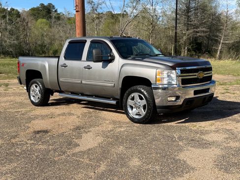 Used 2014 Chevrolet Silverado 2500 LT w/ Interior Plus Package image 7