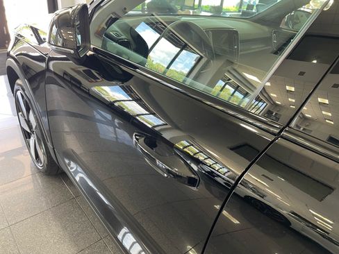 Used 2023 Volvo XC40 Recharge Ultimate AWD/4WD image 13