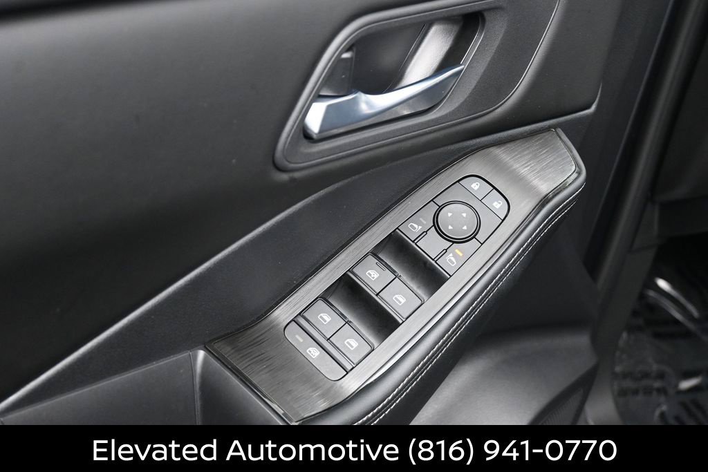 Certified 2026 Nissan Rogue SV AWD/4WD image 14