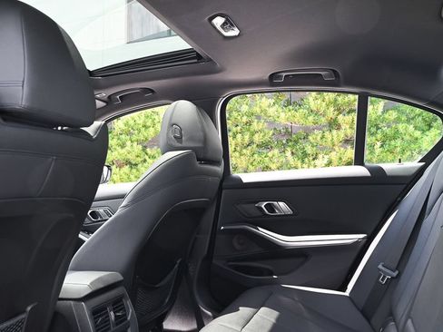 Used 2019 BMW 330i Sedan RWD image 13