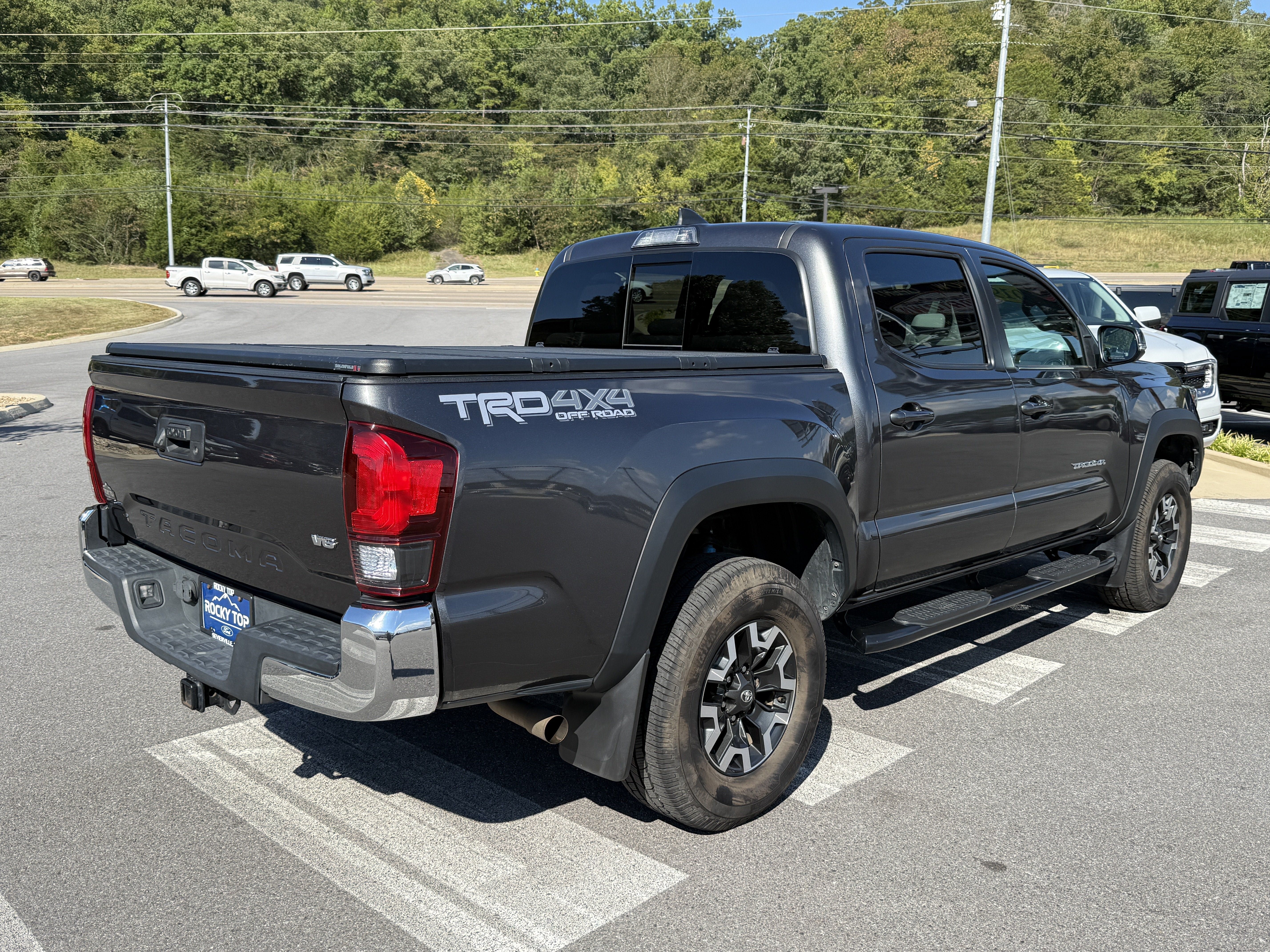 Used 2019 Toyota Tacoma TRD Off-Road AWD/4WD image 5