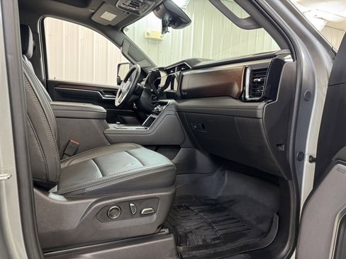 Used 2025 GMC Sierra 3500 Denali w/ Denali Reserve Package image 27