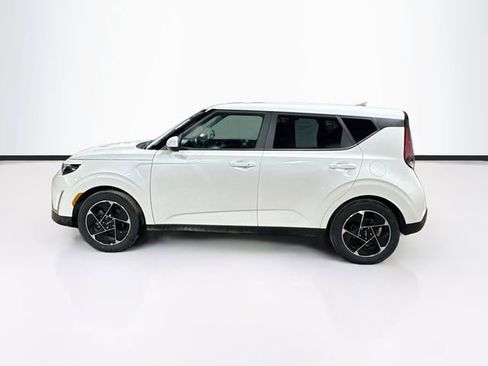 Used 2023 Kia Soul EX image 4