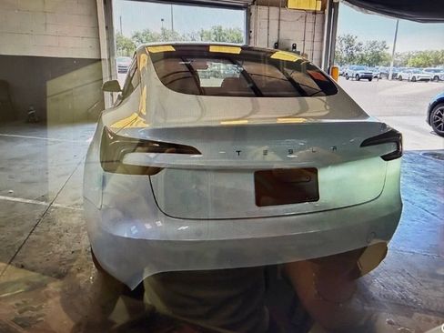 Used 2024 Tesla Model 3 Standard Range RWD image 5