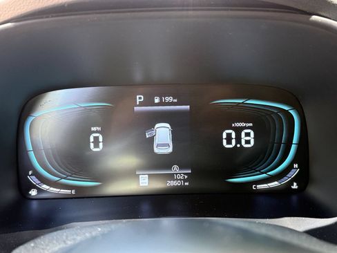 Used 2025 Kia Soul LX w/ LX Technology Package FWD image 37