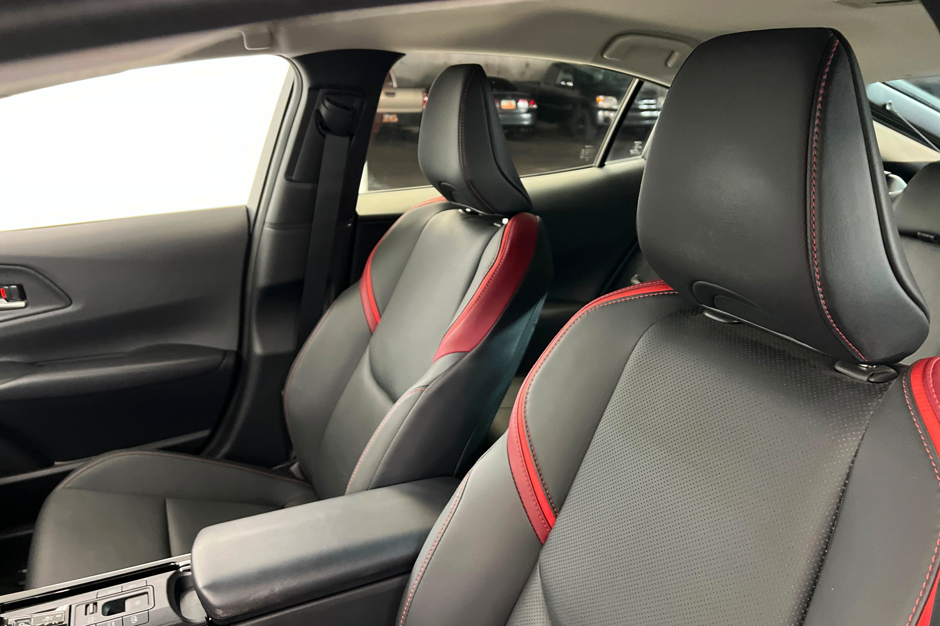 Certified 2026 Toyota Prius Plug-In Hybrid w/ Limited Premium Package FWD image 17