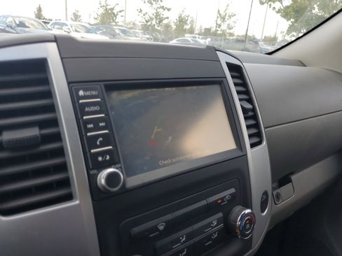 Used 2019 Nissan Frontier Desert Runner image 29