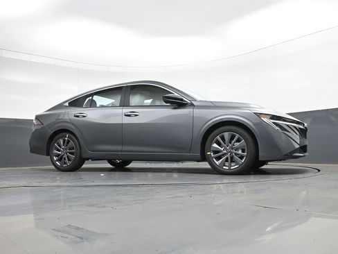 New 2026 Nissan Sentra SL FWD image 37