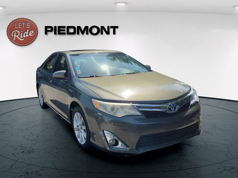 Used 2012 Toyota Camry XLE w/ Leather Pkg FWD image 3