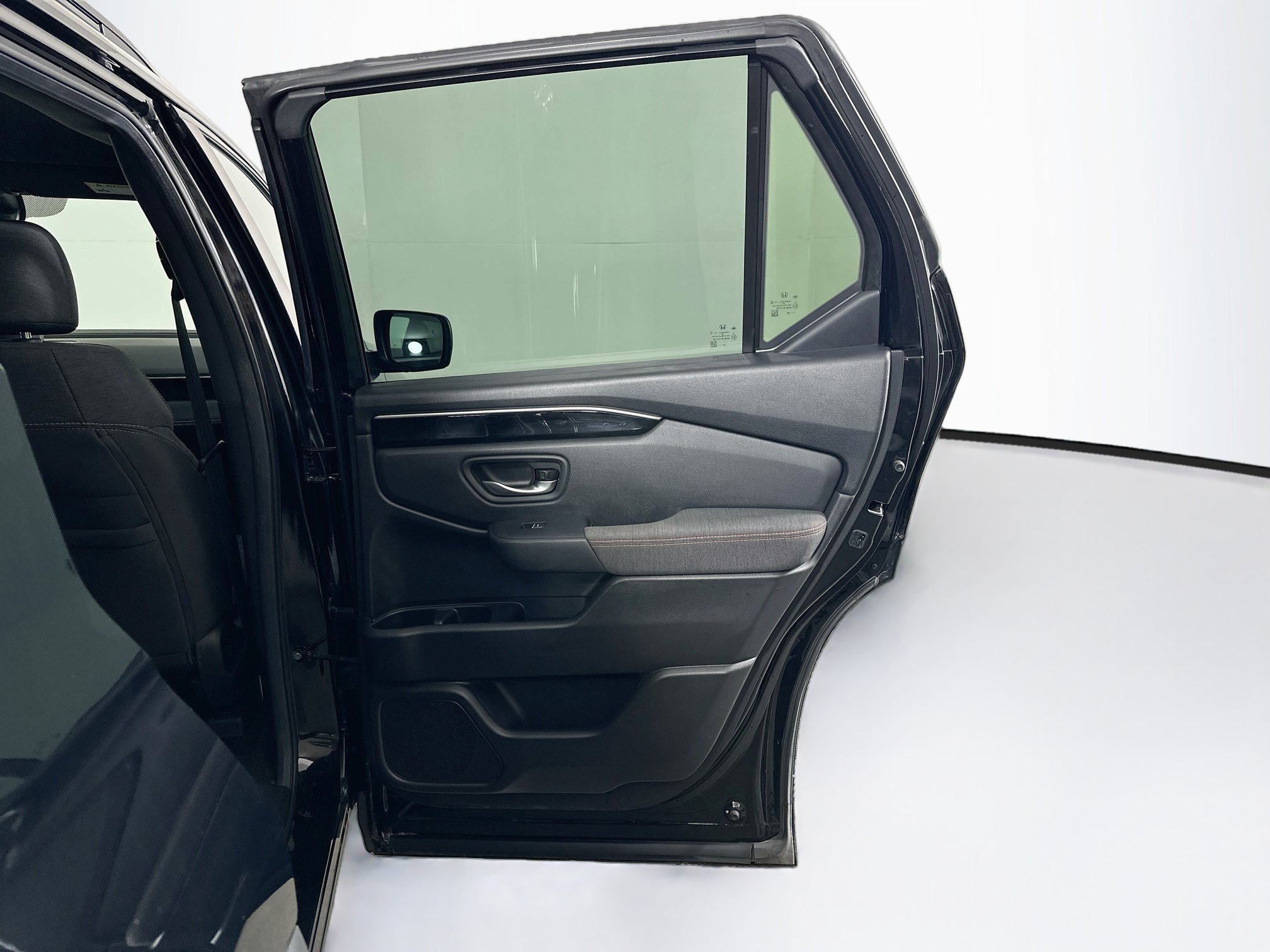 Used 2025 Honda Pilot Sport image 29