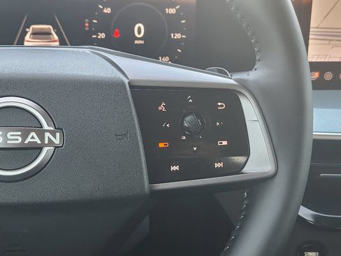 Certified 2025 Nissan Murano Platinum w/ Cargo Package AWD/4WD image 32