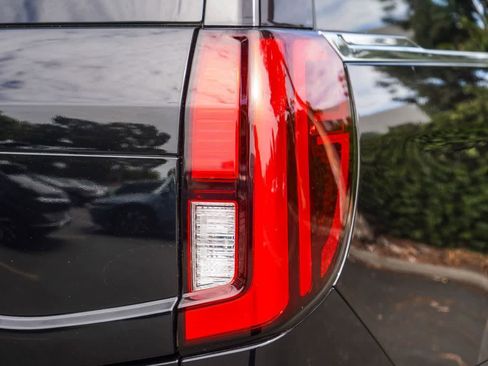 Used 2025 Ford Expedition Active AWD/4WD image 7