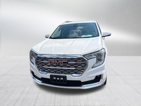 Used 2024 GMC Terrain Denali w/ LPO, Floor Liner Package AWD/4WD image 3