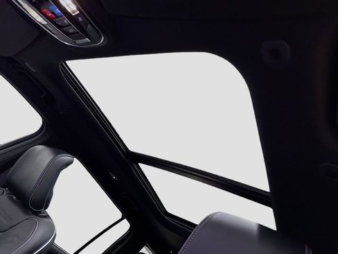 New 2025 Jeep Grand Cherokee L Overland w/ Luxury Tech Group IV image 22