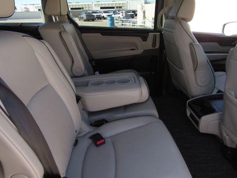 Certified 2025 Honda Odyssey Touring image 12