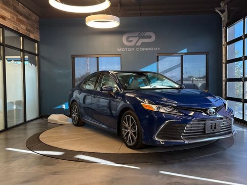 Used 2023 Toyota Camry XLE w/ Cold Weather Package FWD image 1