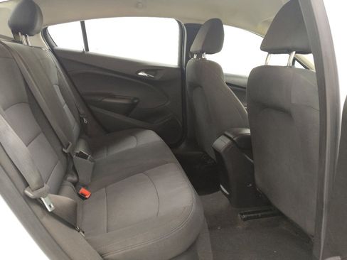 Used 2018 Chevrolet Cruze LS FWD image 19