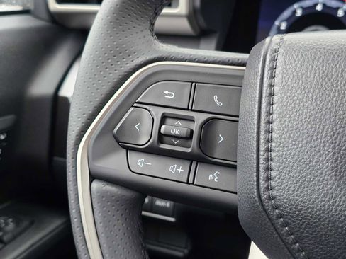 Certified 2025 Toyota 4Runner TRD Off-Road Premium image 33