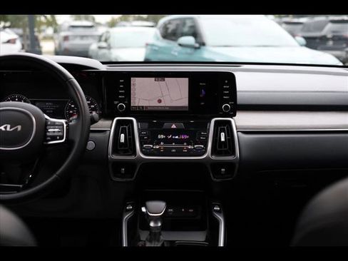 Used 2022 Kia Sorento X-Line EX image 11