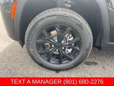 New 2026 Jeep Grand Cherokee Altitude AWD/4WD image 9